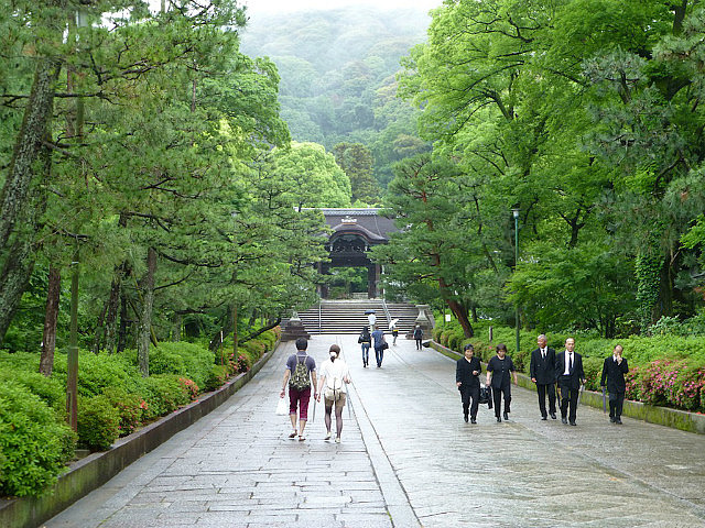 Pathway to mausoleum