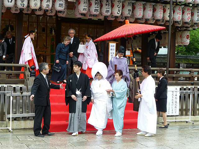 Wedding in progress at Yasak-jinja