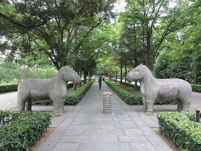 The sacred way, Ming Xaoling