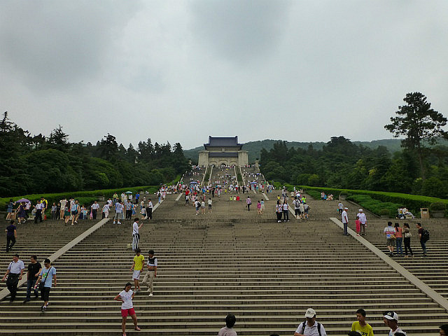 Fit for a Ming emperor, Sun Yat-sen mausoleum 