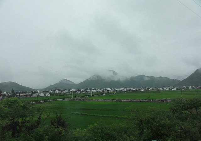 Wuhan to Yichang - it was green all the way!