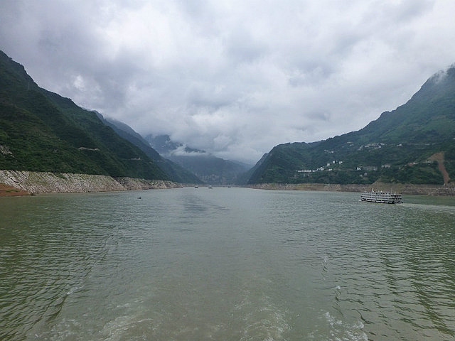 Xiling Gorge - the easternmost and longest