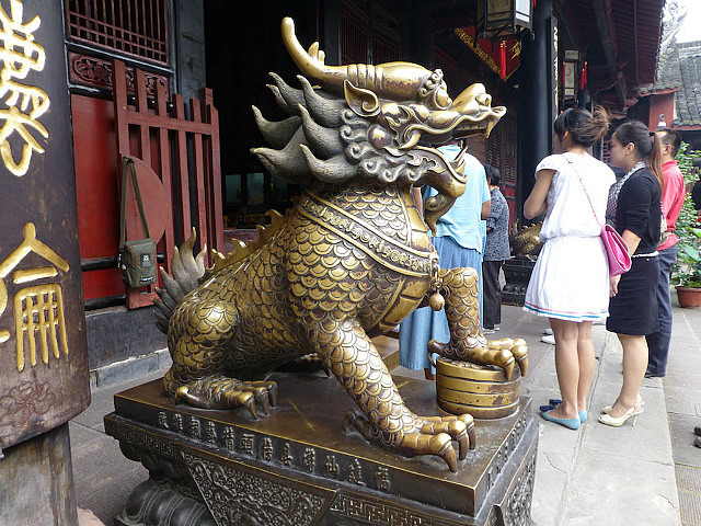 Wenshou Temple sculpture
