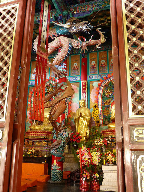 Dragon climbing a pillar - Yaotang Temple