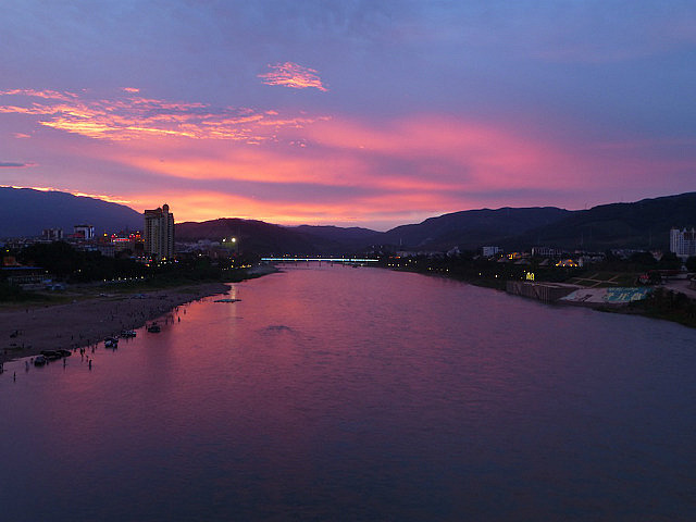 Sunset over the Mekong - no photoshop involved
