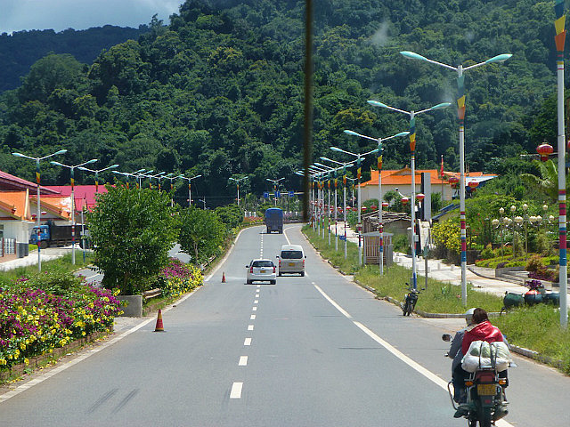 Approaching the China-Laos border