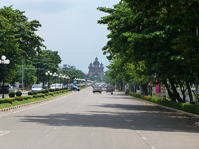 Boulevard leading to Patuxai - Victory Monument