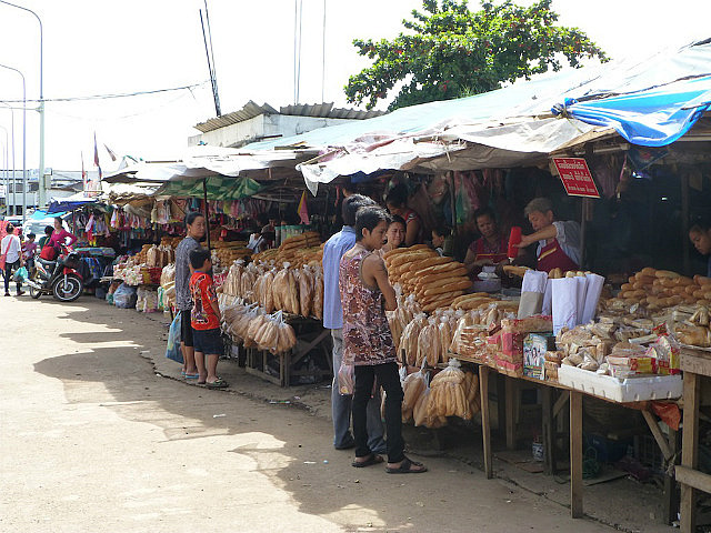 Morning Market - Baguettes for breakfast?