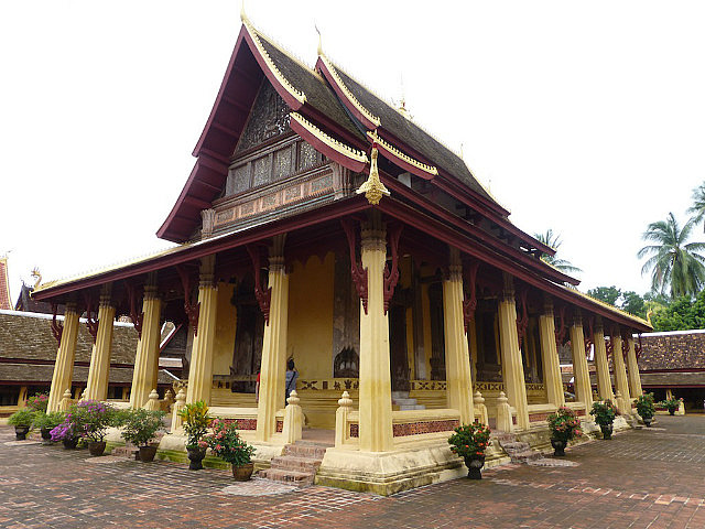 Wat Si Saket-Vientiane's oldest Buddhist temple