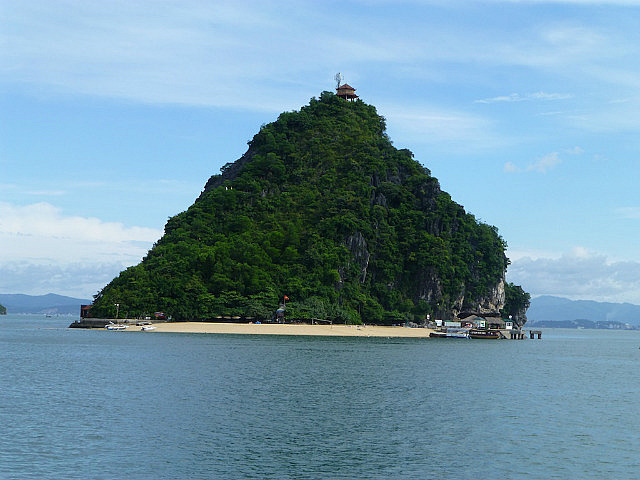 Ti Top Island