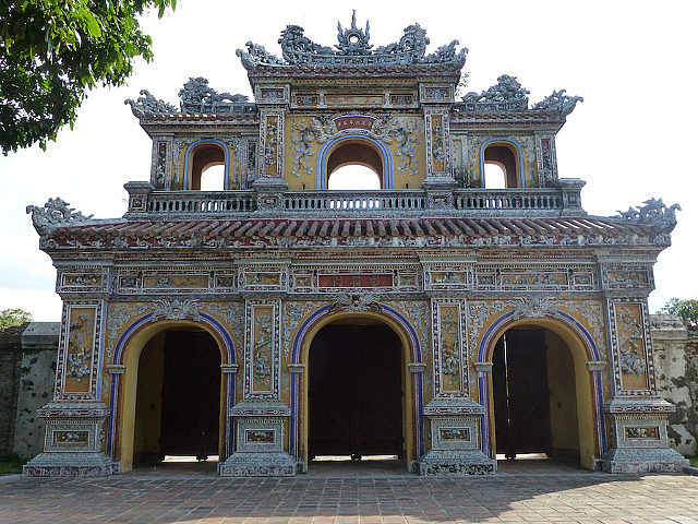 To Mieu Temple Entrance