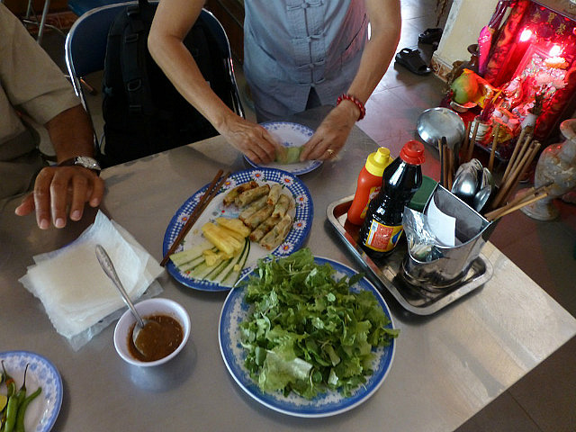 Masterclass - wrapping  springrolls in rice paper.