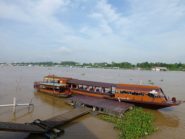Slow boat to Cambodia border