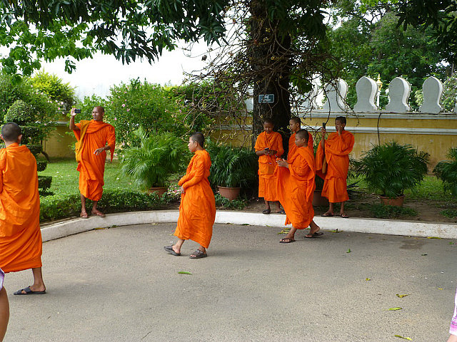 Young monks enjoying trip to Royal Palace