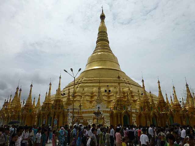 Gold dome - Shwedagon pagoda