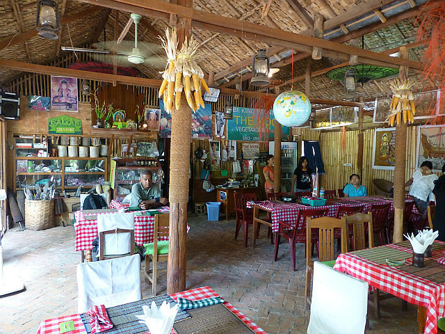 The Moon Vegetarian restaurant, Old Bagan