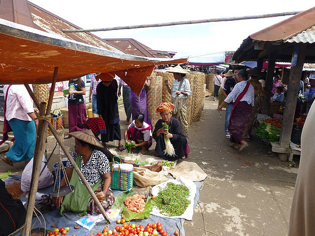 Nampan market