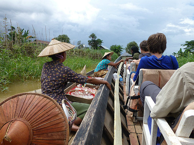 Commerce on the lake - selling to tourists