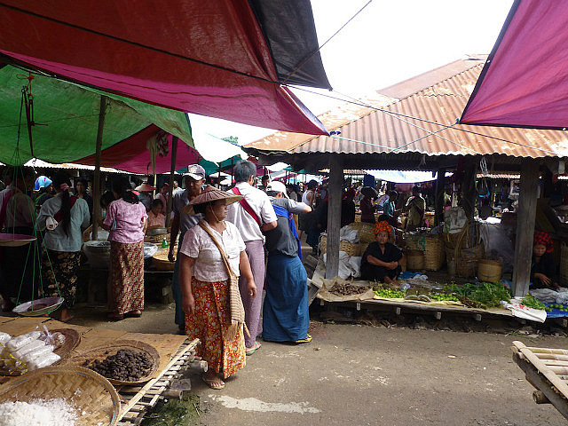 Nampan market