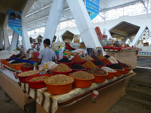 Dry fruits vendor at Oloy Market