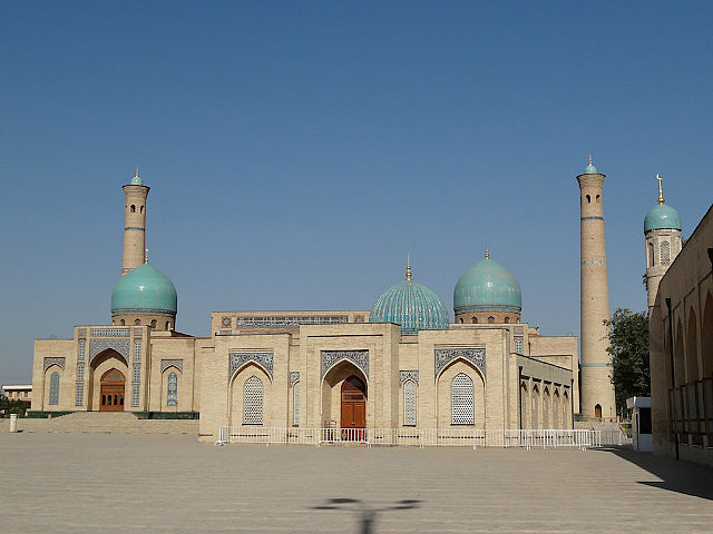 Khast Imam Mosque & Moyie Mubarek Library Museum 