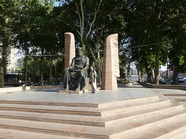 Statue of poet Kamoli Khojandi on Lenina street