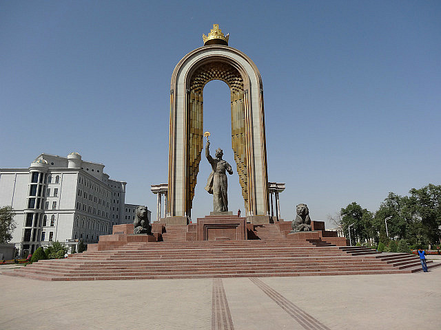 Ismail Somoni monument