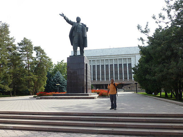 Lenin statue