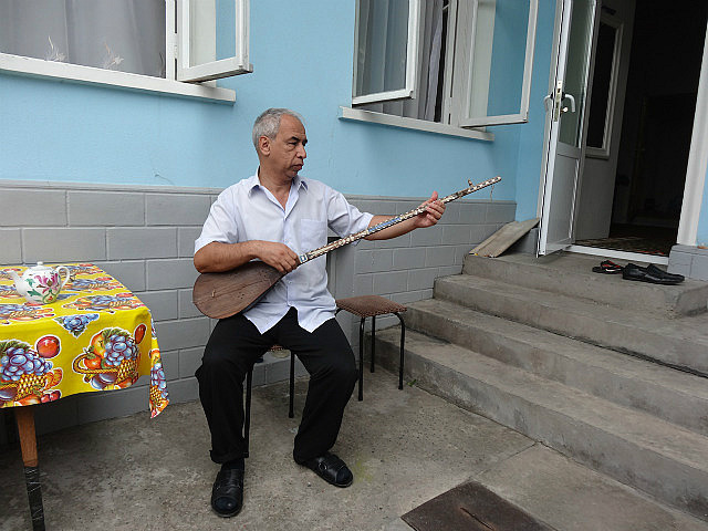 Mr. Murad Mirzo playing the Dutar