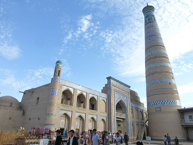 Islam-Hoja Medressa and Minaret (1910)