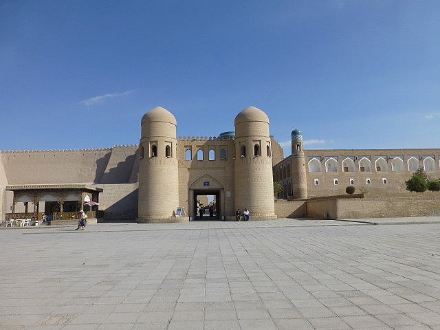 Twin-turreted Ota-Darvoza - Khiva's west gate