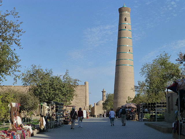 Juma Minaret and the main pedestrian pathway