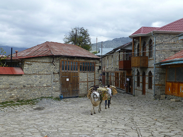Lahic main square