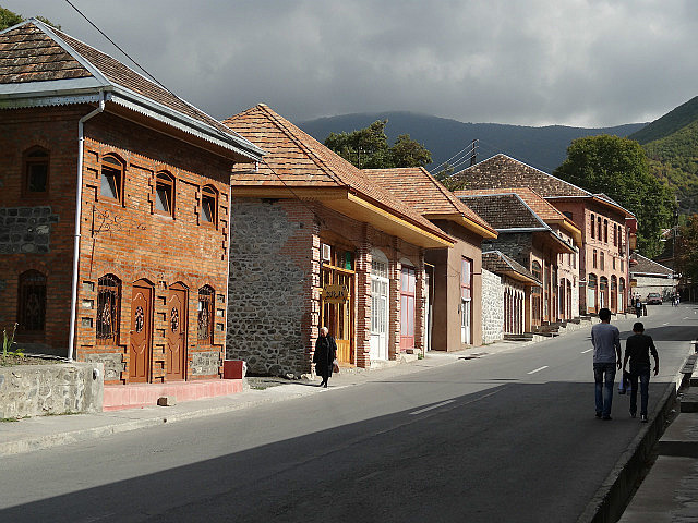 Sheki street