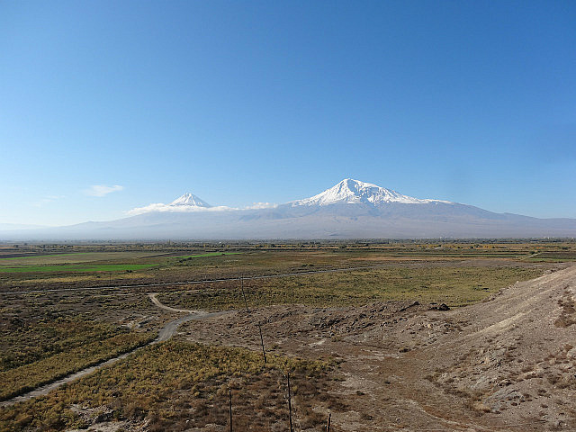 The border with Turkey lies in front.