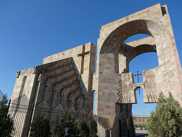 2001 Papal visit monument