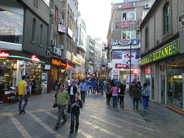 Trabzon pedestrianized shopping street