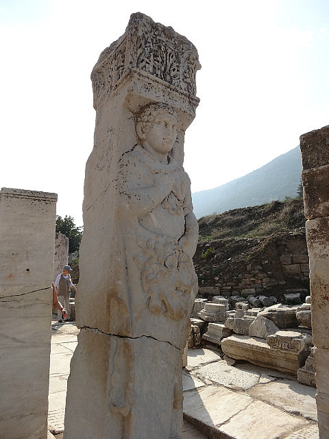 Hercules Gate - beginning of pedestrian-only road