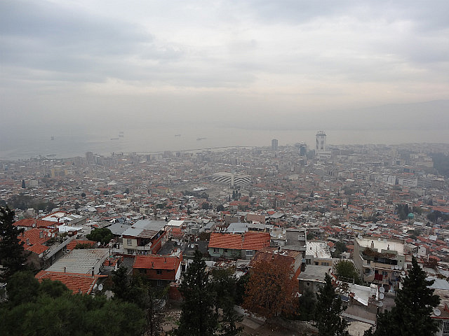 Modern Izmir from the acropolis / Kadifekale