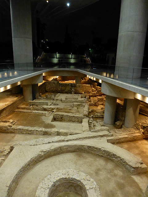 Acropolis museum - Excavations beneath the glass