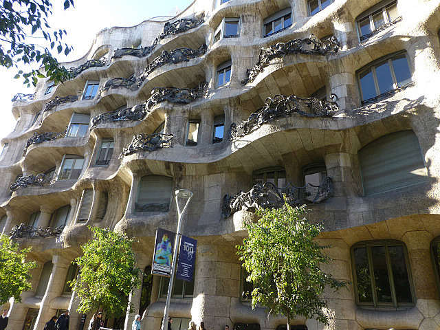 Casa Milà (aka La Pedrera) (Gaudi)