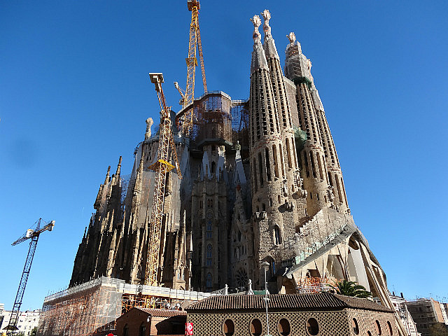 Sagrada Familia (Gaudi - still under construction)