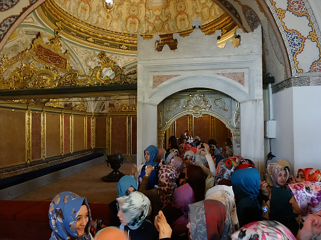 Imperial audience chamber (Topkapi)