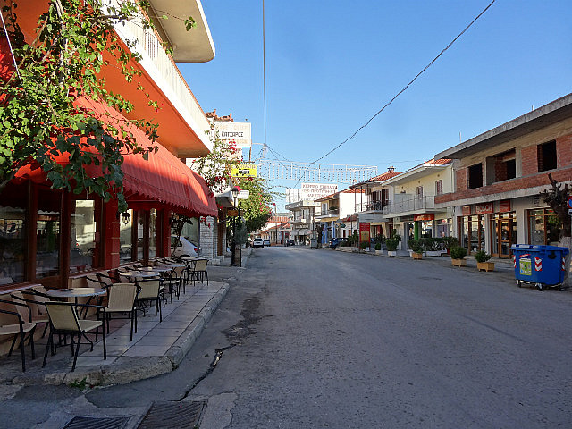 Zzzz - Ligurio street in the middle of the day! 