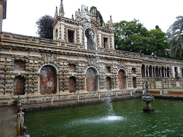 Fountain at the Alcazar