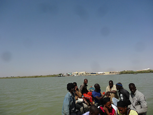 On the pirogue (boat) to the Senegal side