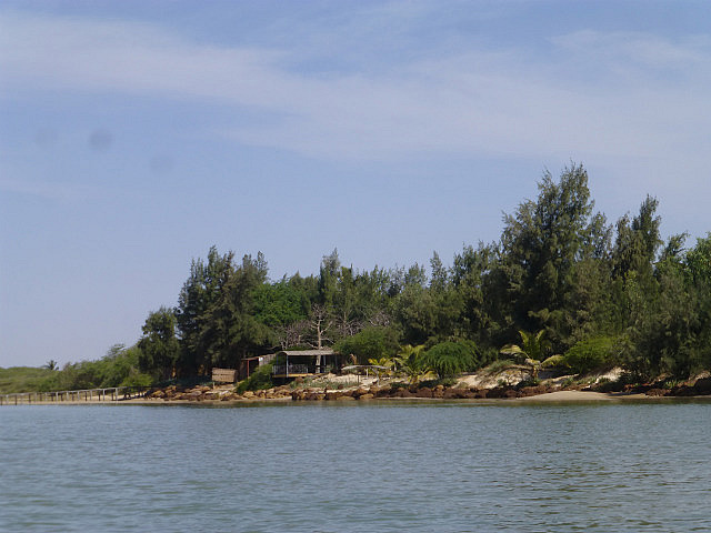 Zebrabar private beach