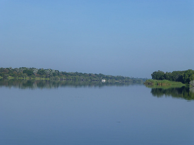 The Zambezi divides Zambia and Zimbabwe