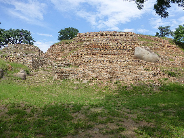 Stone wall at the 16th century Khami Ruins