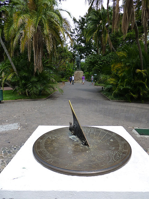 Sundial at Company Gardens